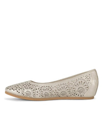 Baretraps Flats & Loafers | Women Chika Casual Flat Champagne