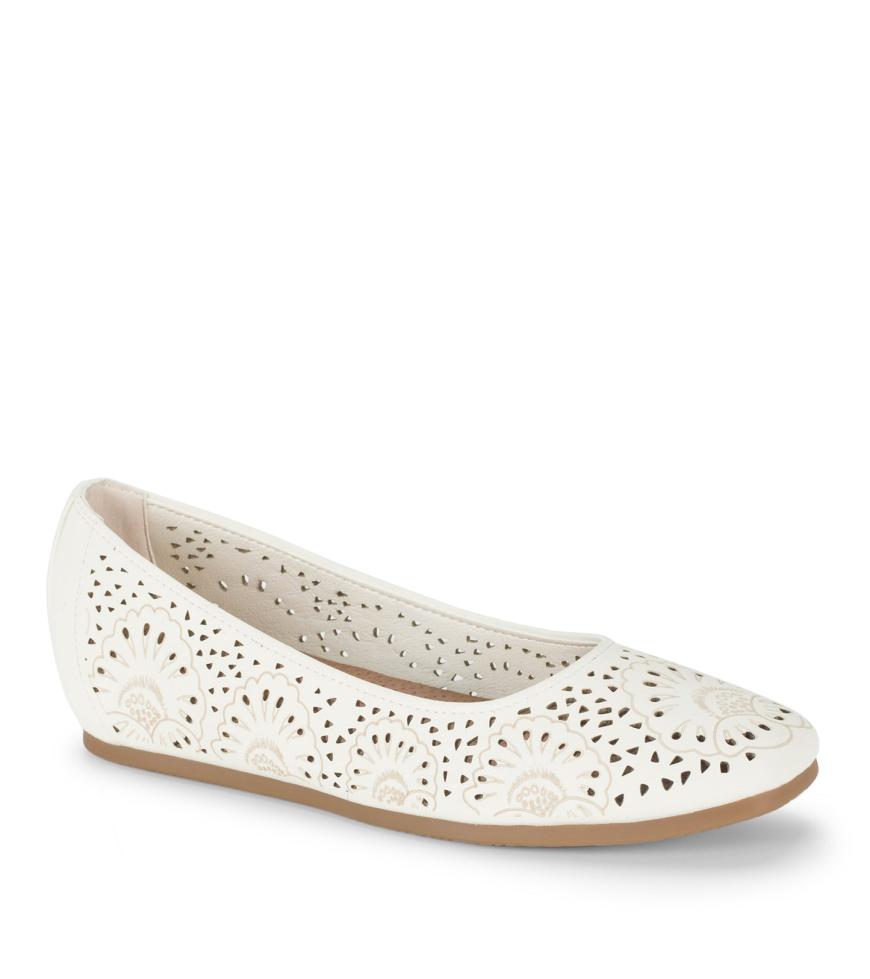 Baretraps Flats & Loafers | Women Chika Casual Flat Cream