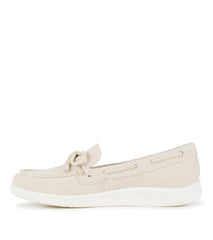 Baretraps Flats & Loafers | Women Venia Boat Shoe Natural