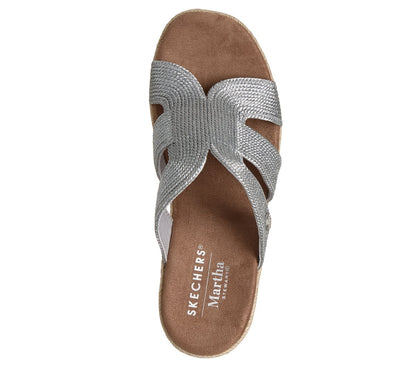 Martha Stewart:Iris - Unstoppable | Skechers outlet