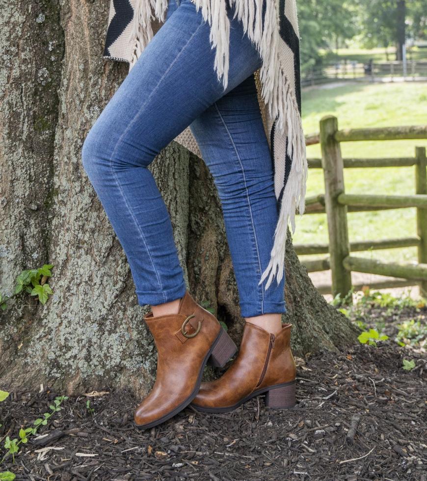 Baretraps Booties | Women Christine Bootie Brown