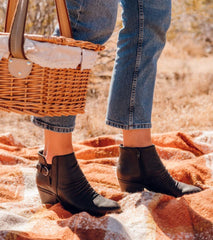 Baretraps Booties | Women Linnea Block Heel Bootie Black