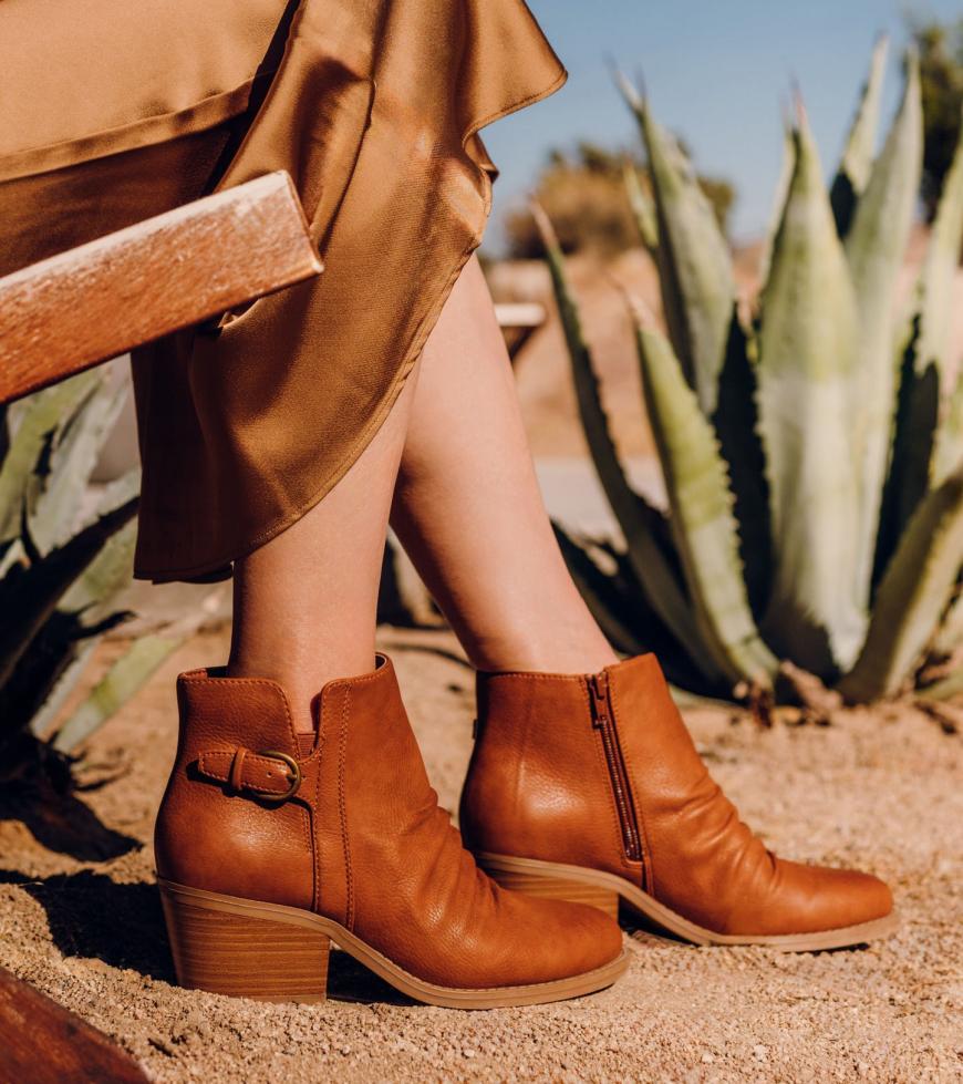 Baretraps Booties | Women Linnea Block Heel Bootie Light Rust