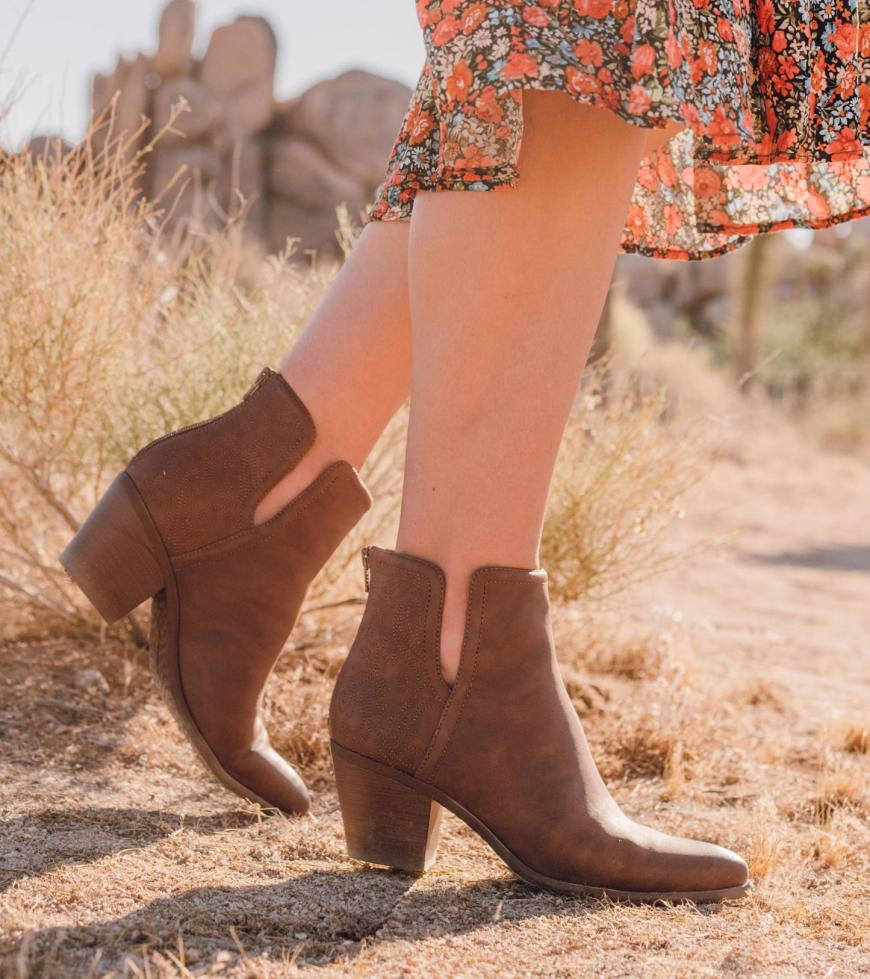 Baretraps Booties | Women Yara Block Heel Bootie Coffee