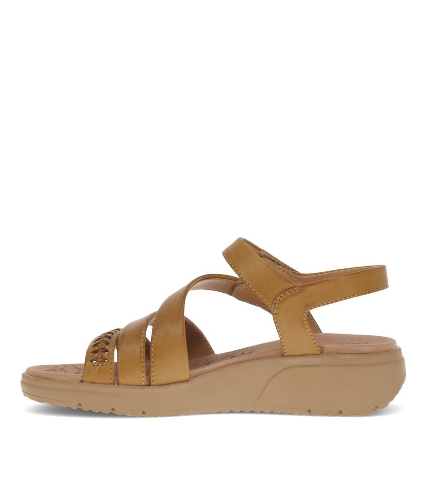 Baretraps Classic Comfort Sandals | Women Berry Sandal Caramel