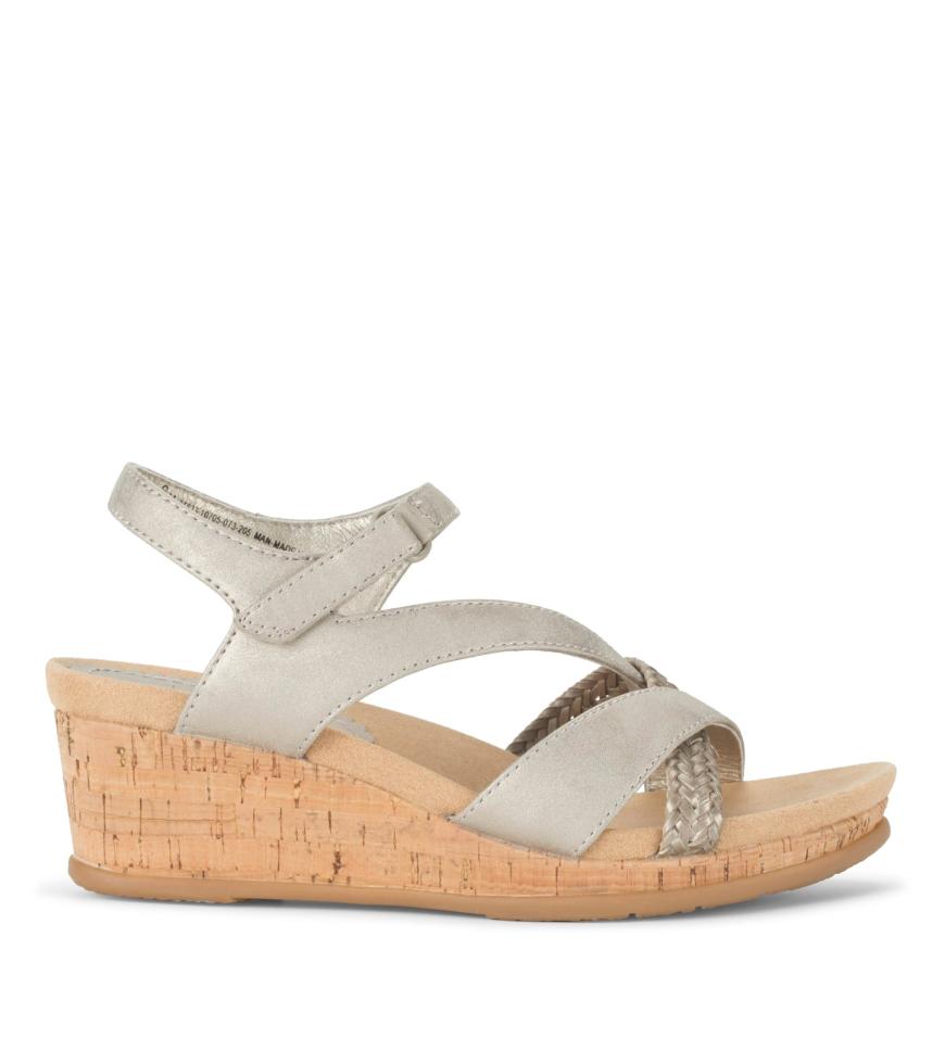 Baretraps Classic Comfort Sandals | Women Farah Wedge Sandal Champagne
