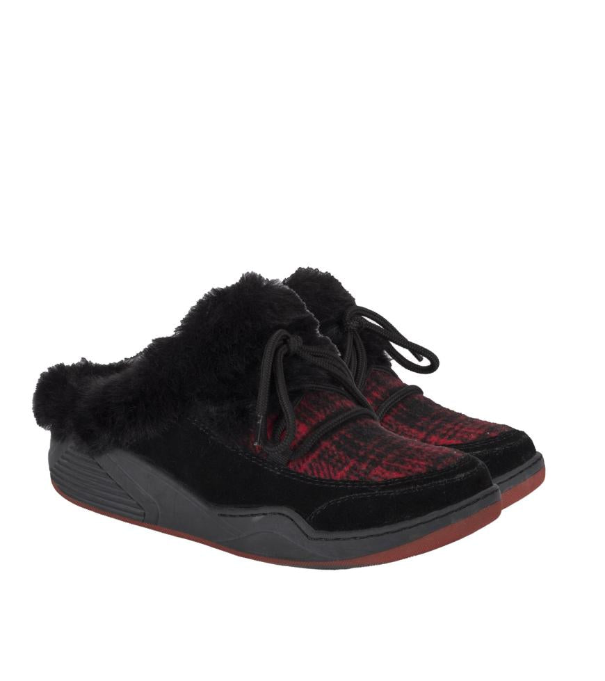 Baretraps Clogs &amp; Mules | Women Landon Clog Slipper Black/red