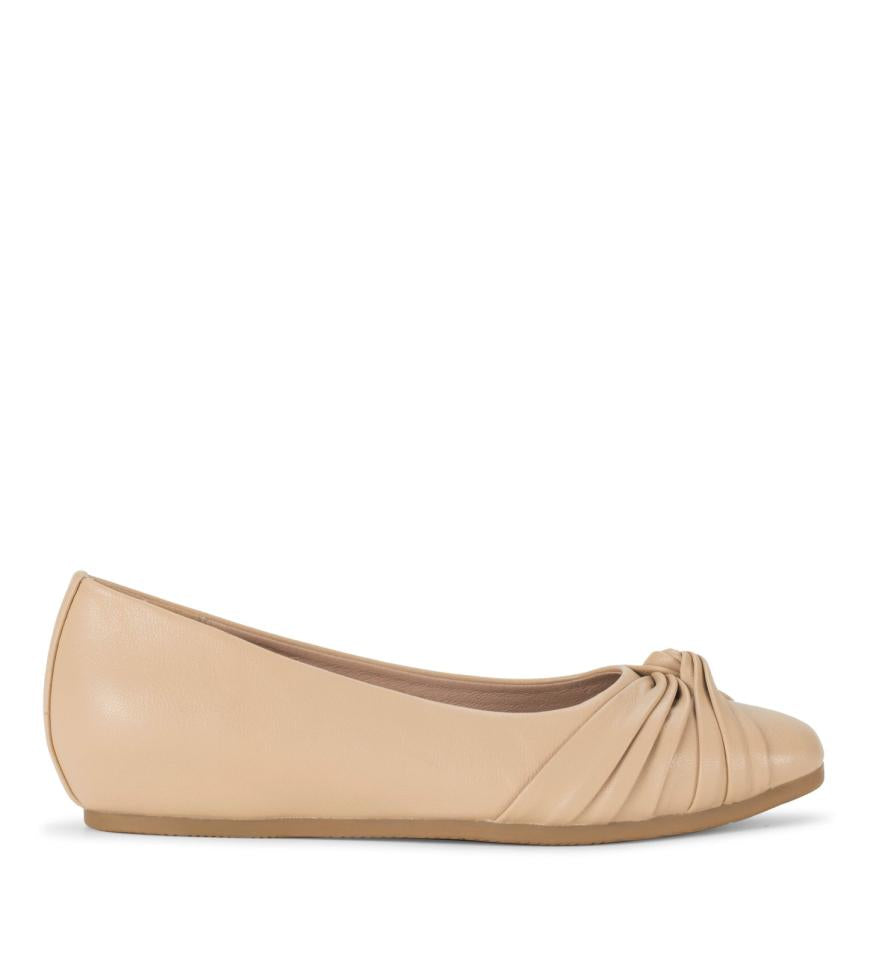 Baretraps Flats &amp; Loafers | Women Chainey Casual Flat Natural