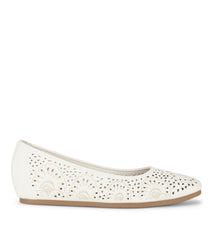 Baretraps Flats &amp; Loafers | Women Chika Casual Flat Cream