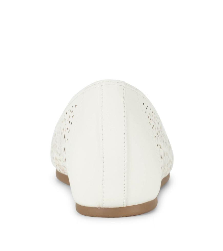 Baretraps Flats &amp; Loafers | Women Chika Casual Flat Cream