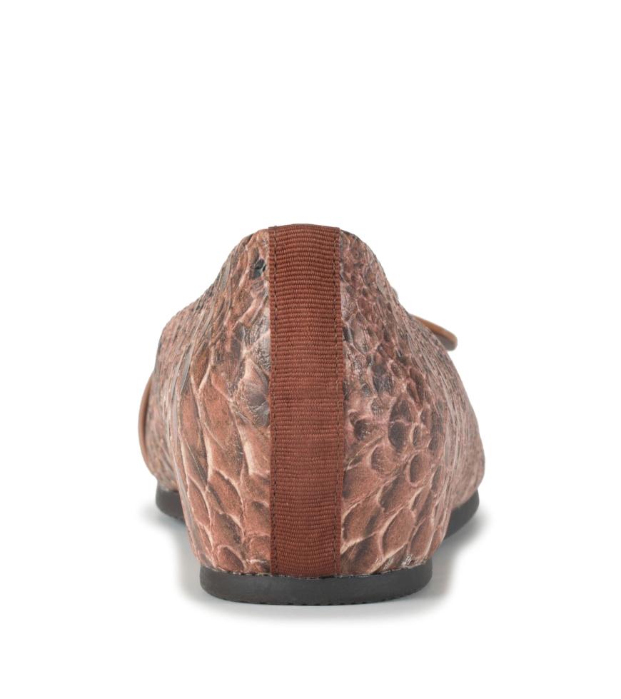 Baretraps Flats &amp; Loafers | Women Colette Flat Oak