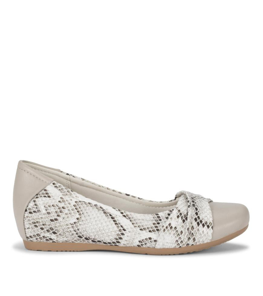 Baretraps Flats &amp; Loafers | Women Mitsy Casual Flat Cream Multi Snake