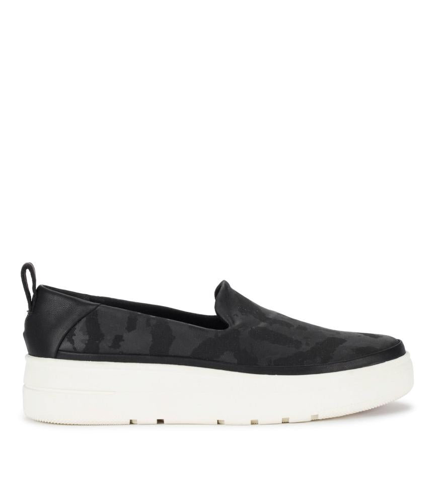 Baretraps Sneakers | Women Nevin Slip On Sneaker Black Camo