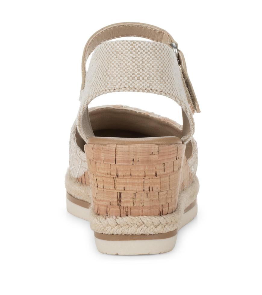 Baretraps Wedge Sandals | Women Alycia Closed Toe Wedge Sandal Cream